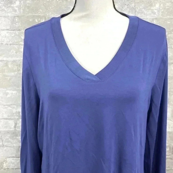 Halston essentials V neck slinky blue shirt top - Picture 2 of 11